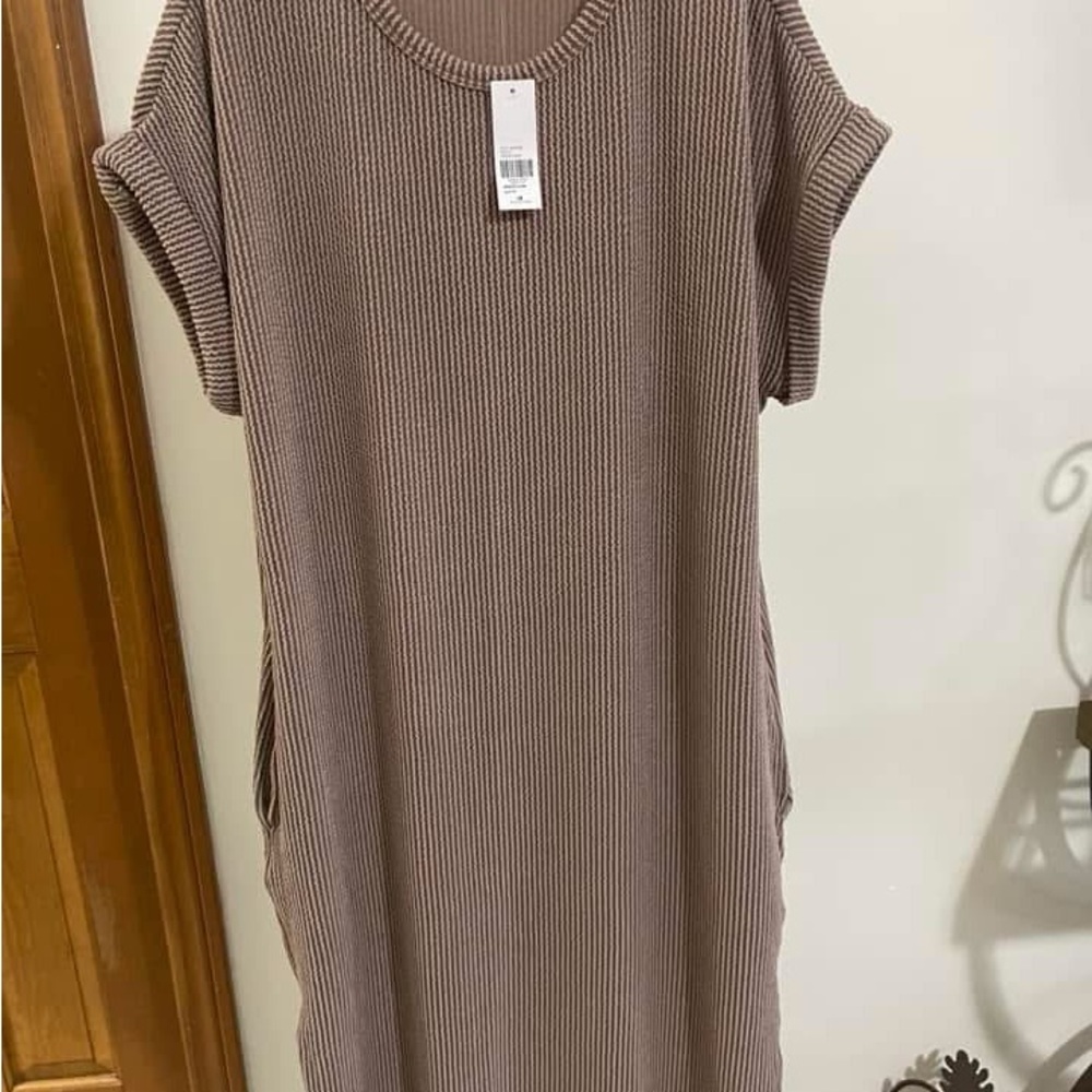 BKE Dress with Pockets Brand New Size Medium